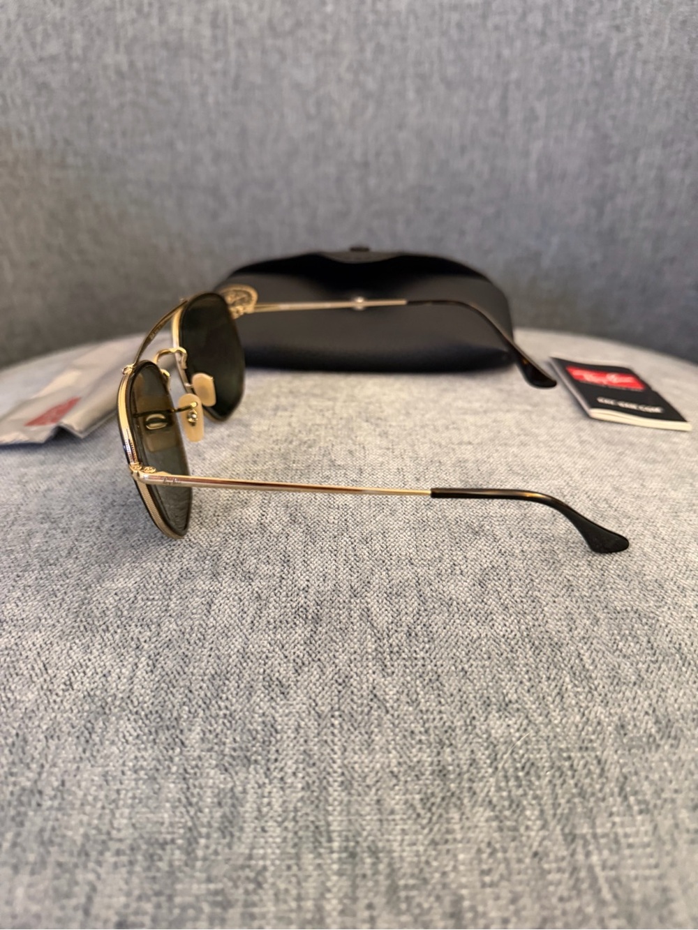 Ray-Ban Gold Frame Black Lens Sunglasses with Case - Picture 5 of 6